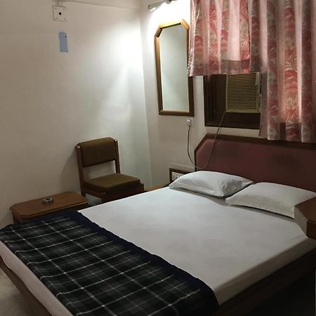 Hotel Grg Vadodara Exterior photo