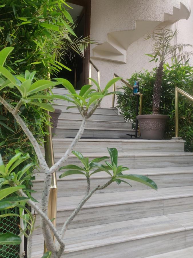 Hotel Grg Vadodara Exterior photo